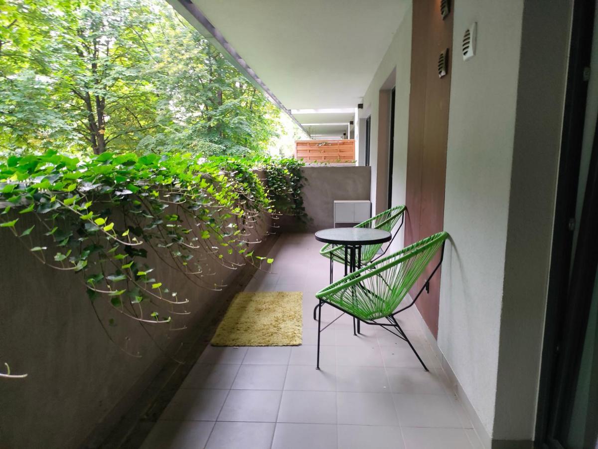First - Green Zoliborz Apartment 6 Варшава Экстерьер фото